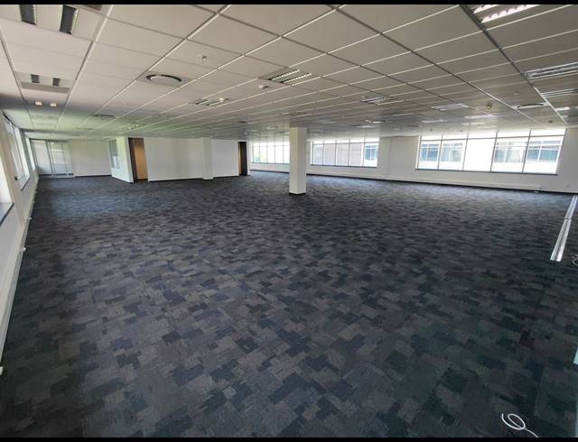 2,700M² OFFICE TO LET IN WATERFALL